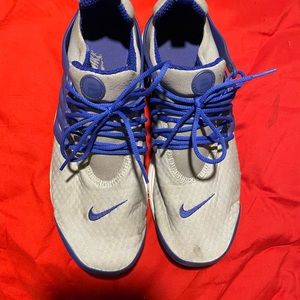 Nike size 11 men Presto sneakers